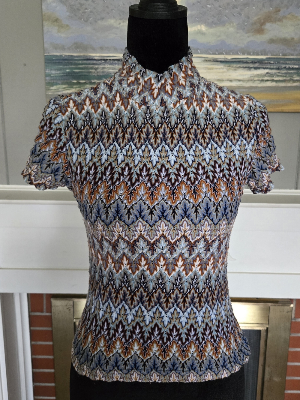 Short-Sleeve Textured Knit Tee in Blue and Brown